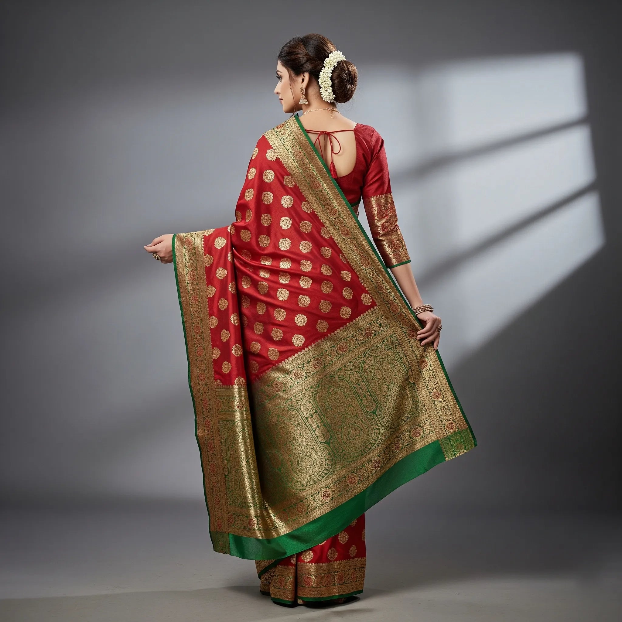 Bhavya Red Green Banarasi Weave